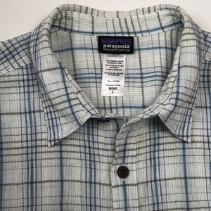 Pantagonia buttoned down short sleeve shirt. Size Large